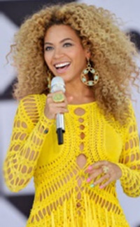 Beyonce's curls are back and they're crazier than ever.