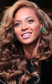 Beyonce's hair perfection with stunning loose curls.